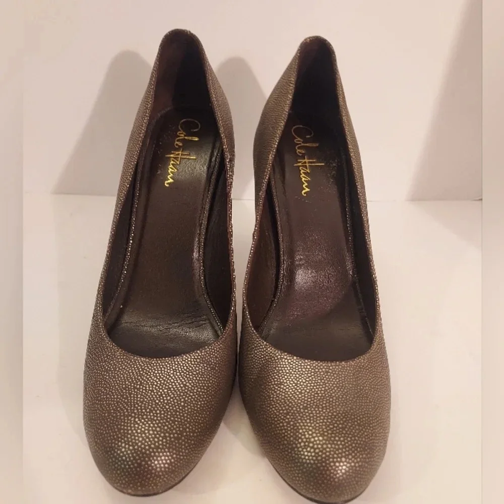 Cole Hann Textured Bronze Metallic Brown NikeAir Round Toe Pumps in Size 8.5 AA